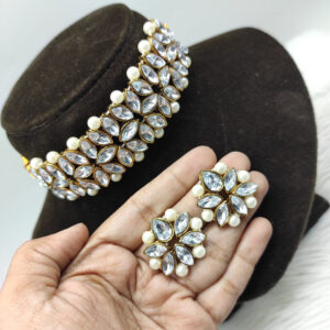 Kundan necklace with earring