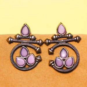 Silver look a like brass base Z _ stone quality stud type earring