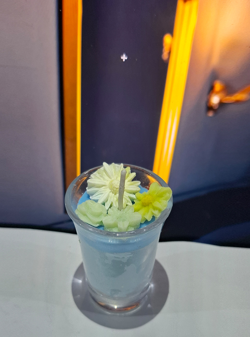 Glass Candle – White Soy Wax with Small Flower Design