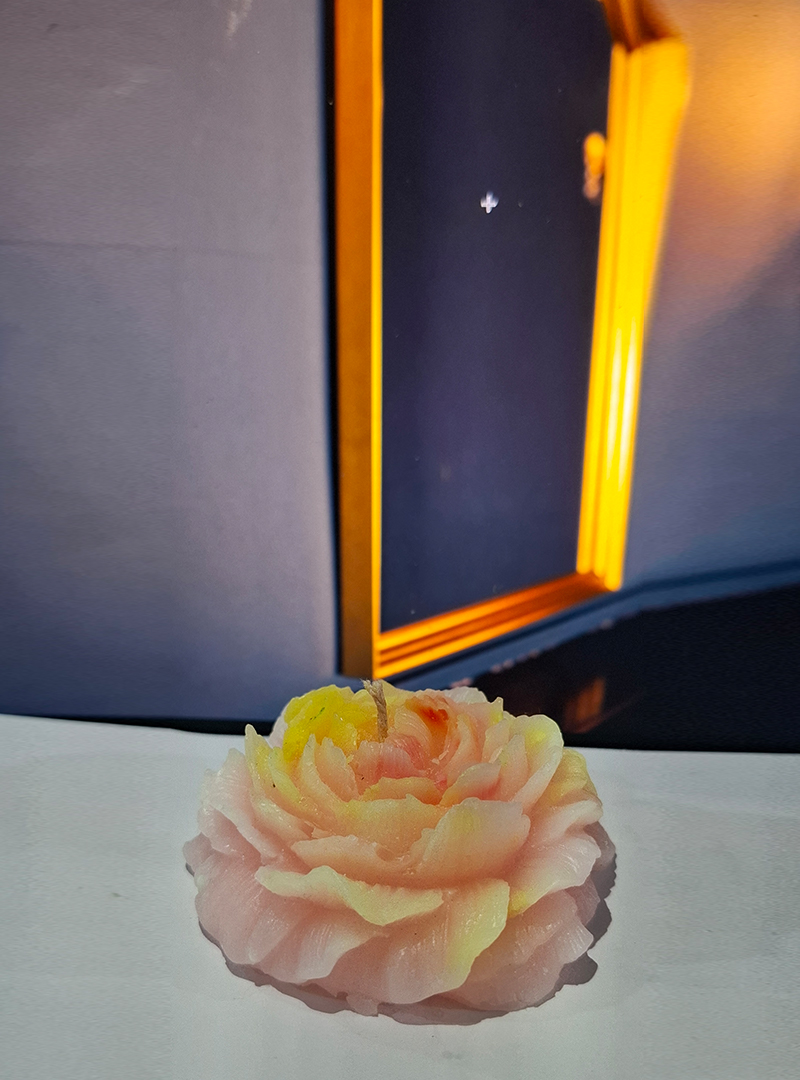 Rose Shape Candle – Premium Paraffin Wax, Romantic Decorative Candle